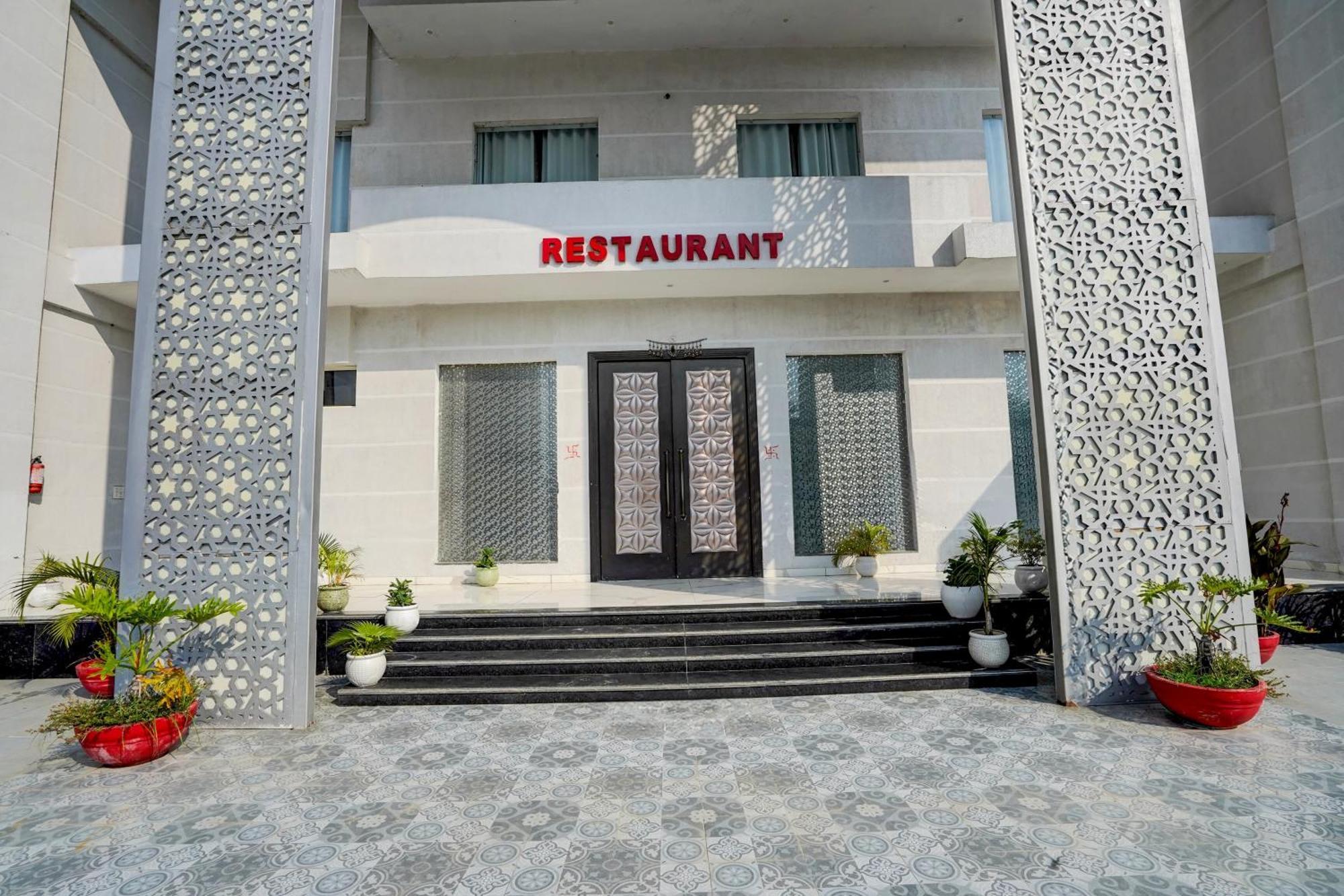 Collection O The God'S Palace Resort Meerut Exterior photo