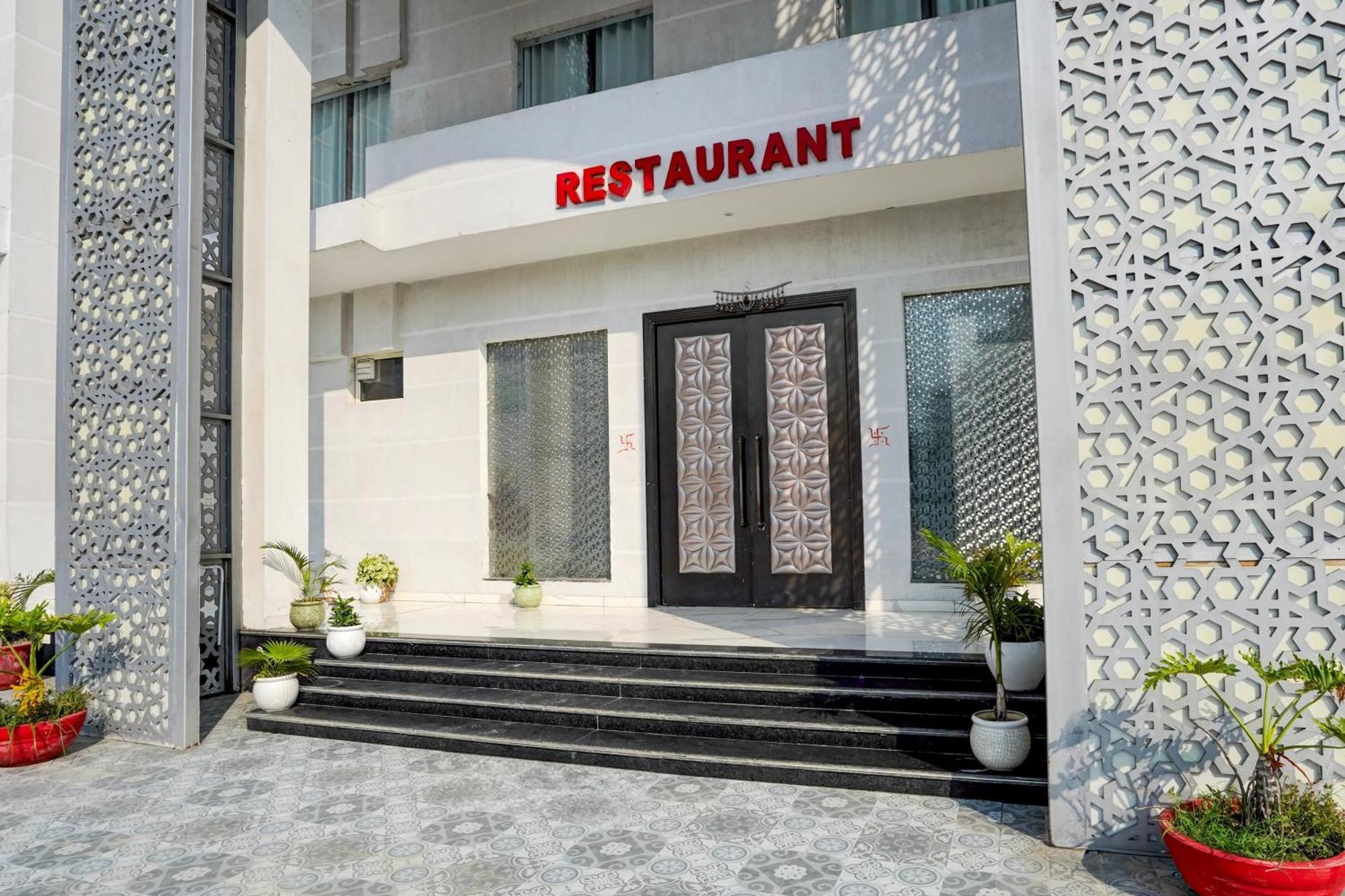 Collection O The God'S Palace Resort Meerut Exterior photo