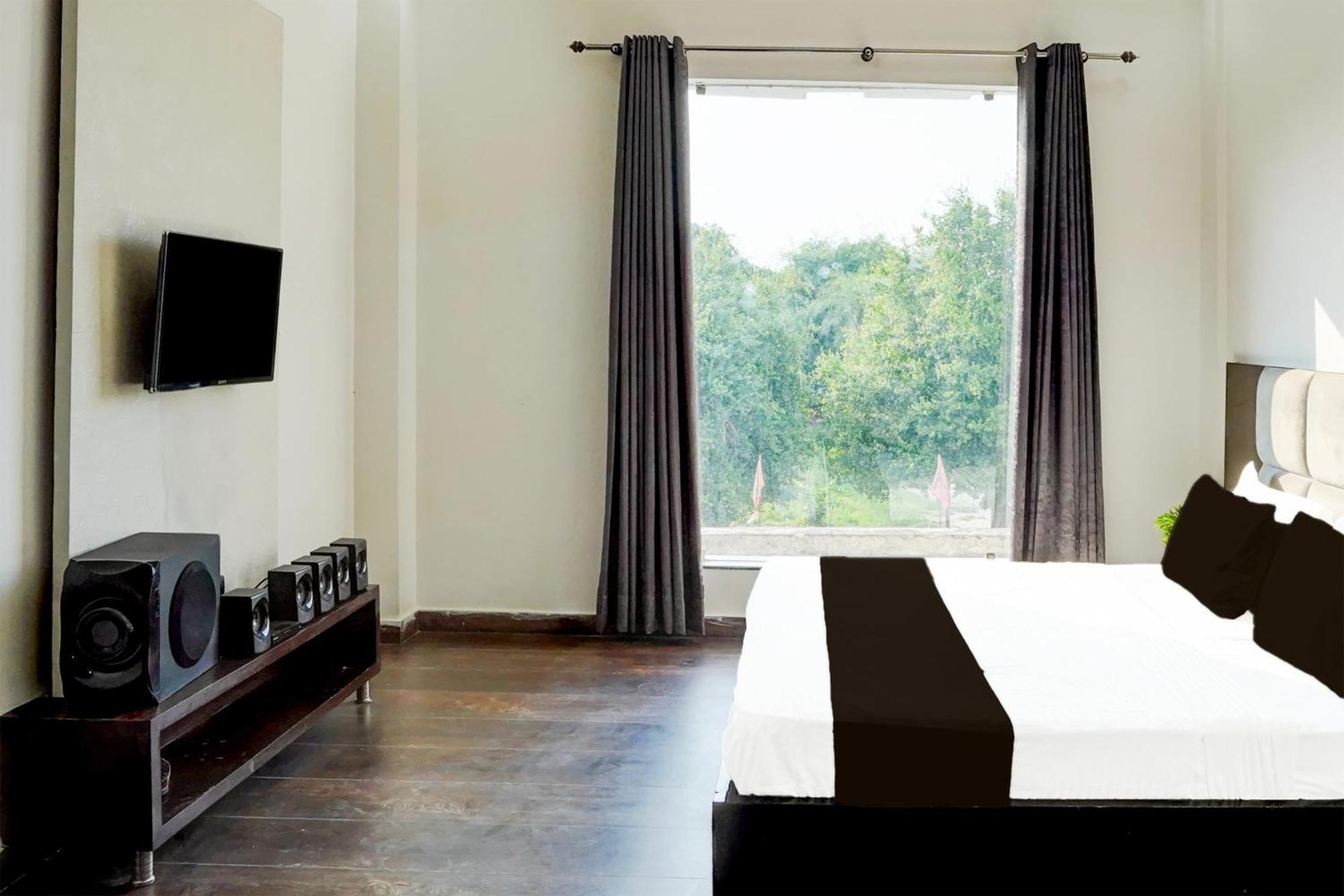 Collection O The God'S Palace Resort Meerut Exterior photo