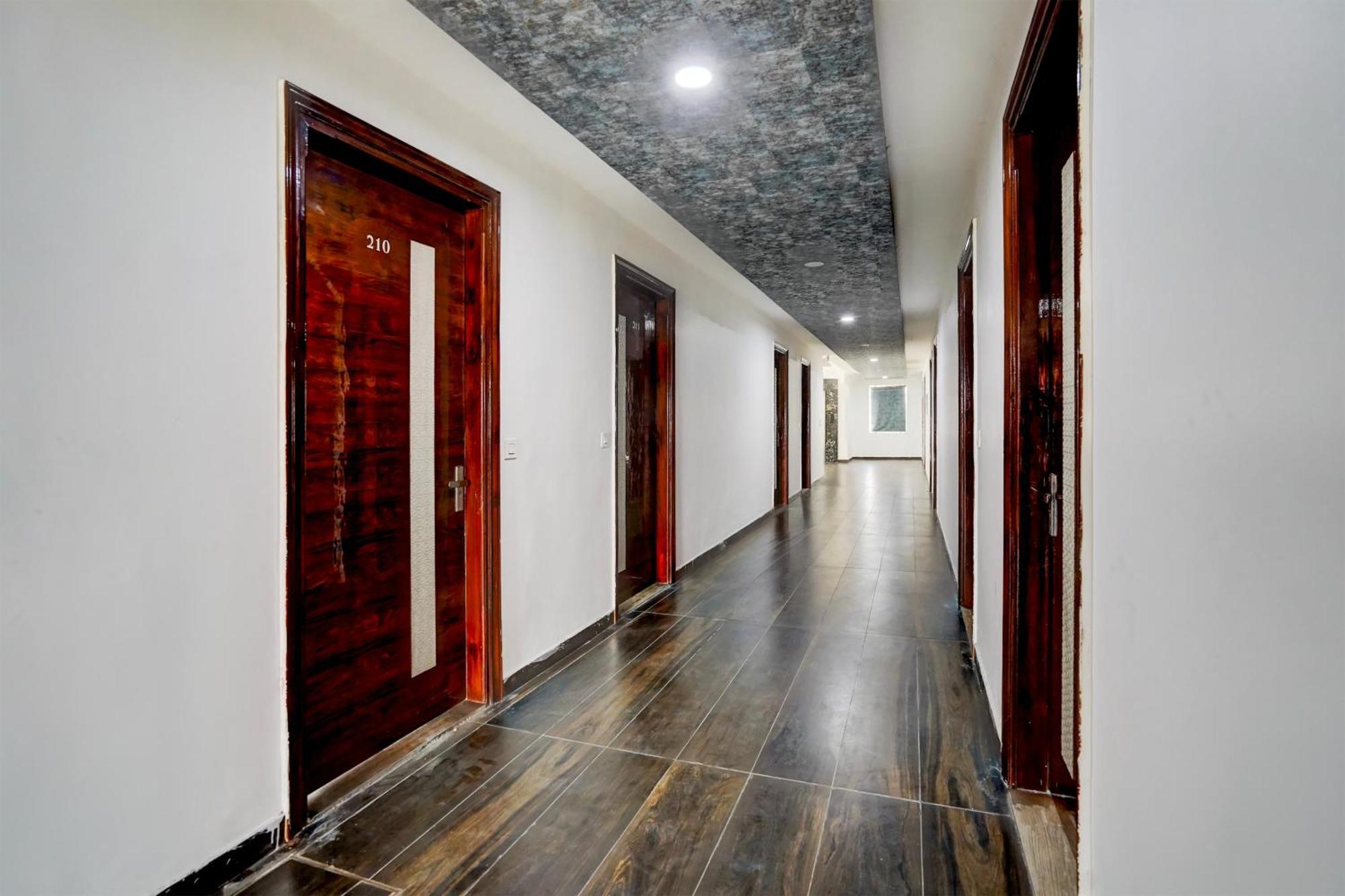 Collection O The God'S Palace Resort Meerut Exterior photo