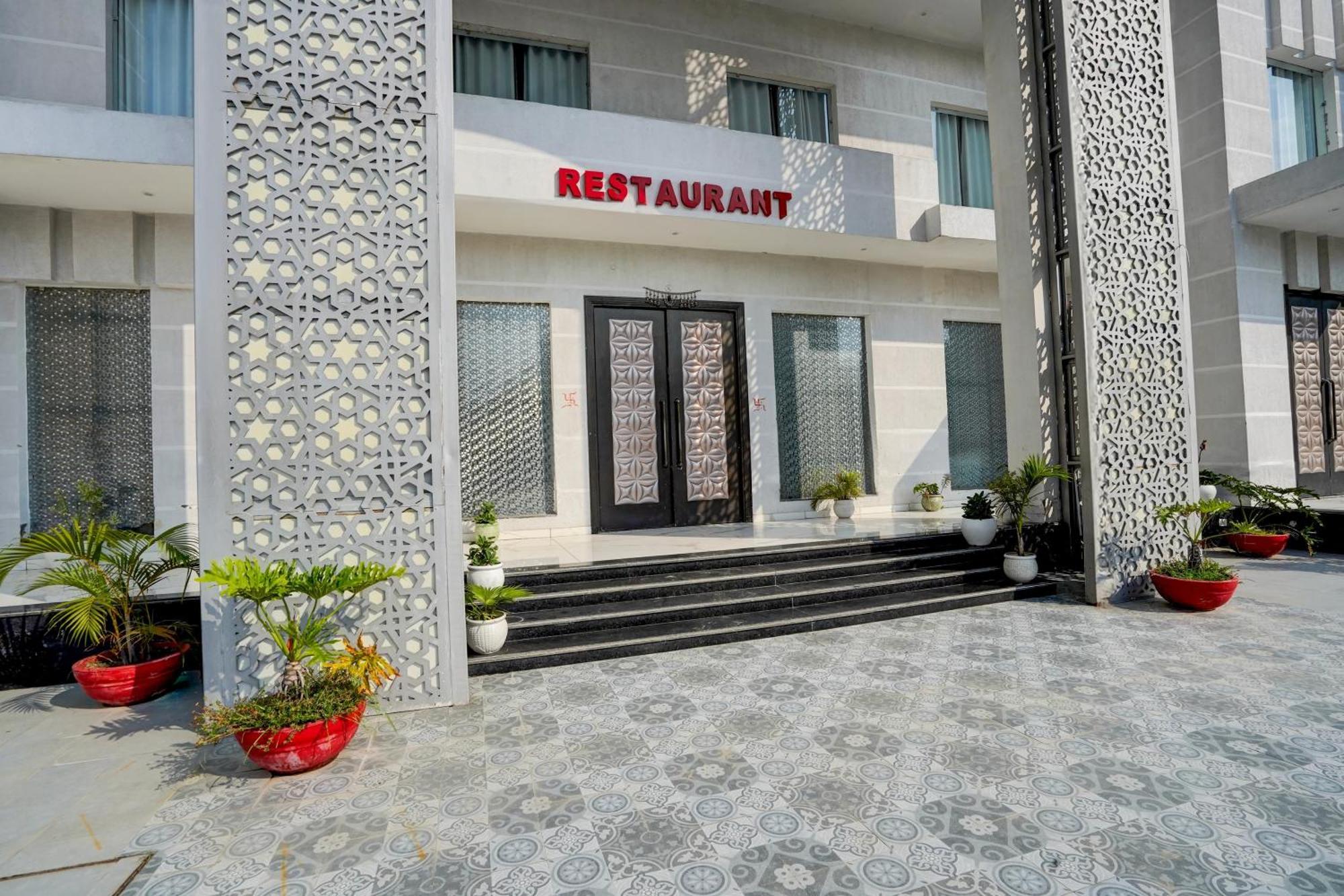 Collection O The God'S Palace Resort Meerut Exterior photo